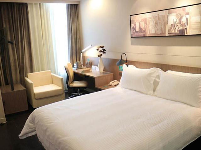 Jinjiang Inn Select Xining West Wusi Road New Hualian Square Eksteriør billede